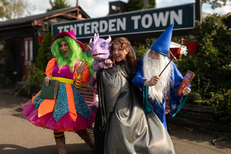 ABCMagazineUK's tweet photo. 🎃No scares, just spells and smiles this half term at @KandESRailway 
🎃Enjoy a spellbinding steam train adventure bursting with Halloween fun for little witches, wizards, and magical mischief-makers!
Details and tickets at https://t.co/nqsTz2vd7i https://t.co/cnuuCYFawN