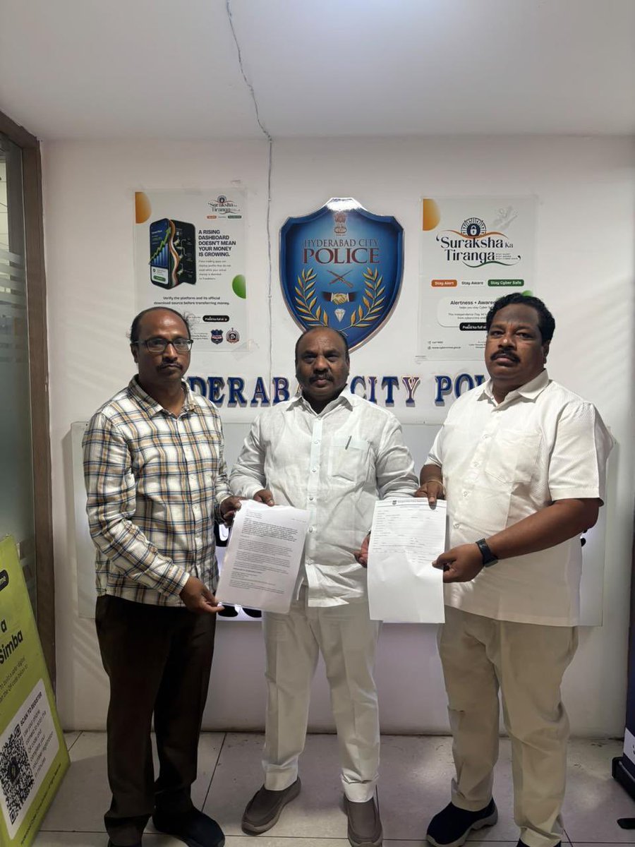 TeluguScribe's tweet photo. కేసీఆర్, కేటీఆర్, హరీష్ రావు మీద AI వీడియోల ద్వారా తప్పుడు ప్రచారం చేస్తున్న ఇందిరమ్మ రాజ్యం, రేర్ తెలంగాణ అనే సోషల్ మీడియా అకౌంట్ల మీద హైదరాబాద్ సైబర్ క్రైమ్ మరియు బంజారాహిల్స్ పోలీసులకు ఫిర్యాదు చేసిన బీఆర్ఎస్ లీగల్ సెల్ టీమ్ https://t.co/bTPn7Q3Ize