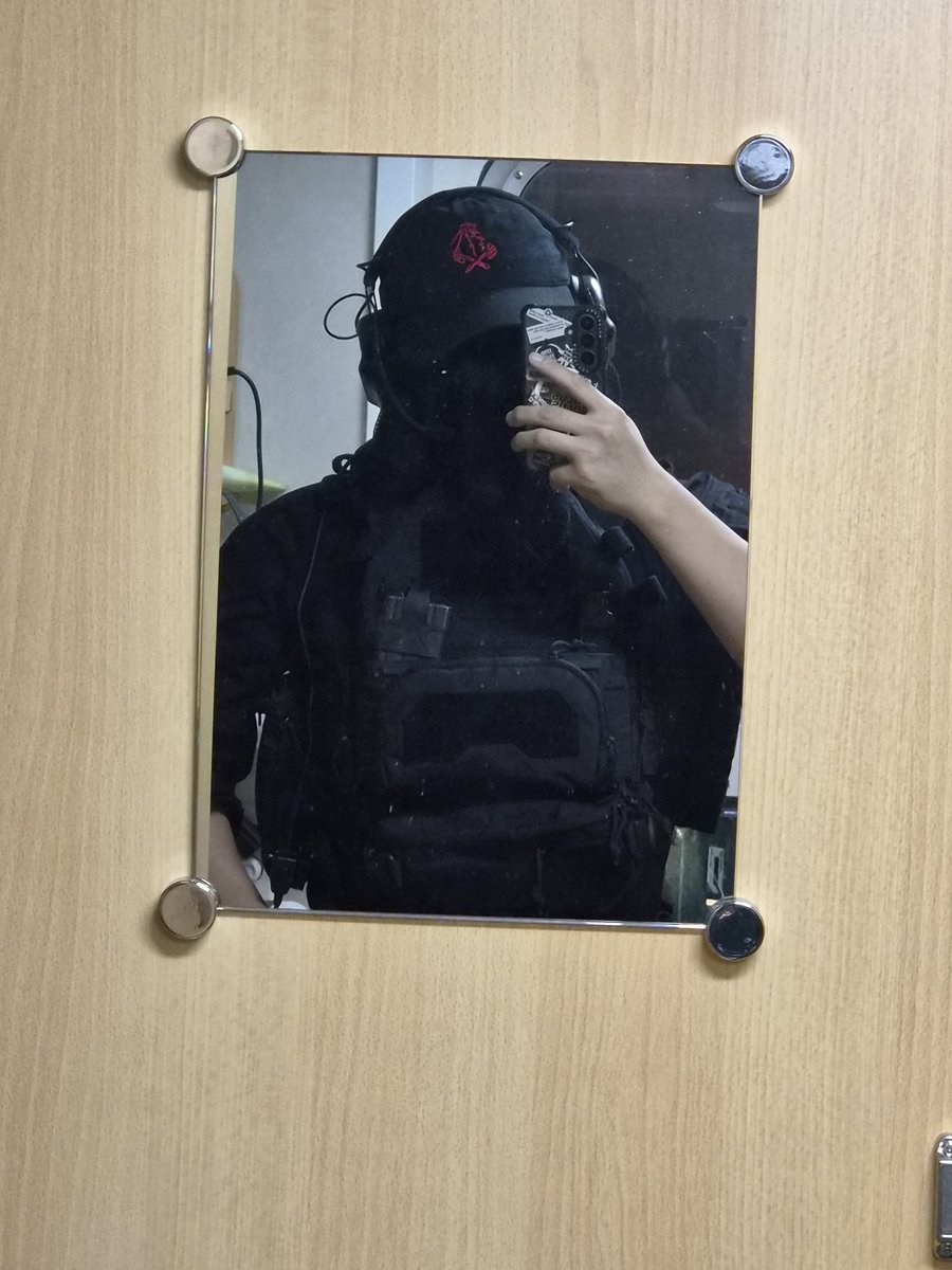 SEAL_IamABear's tweet photo. Cap? No cap? https://t.co/k1VYHdUXNY