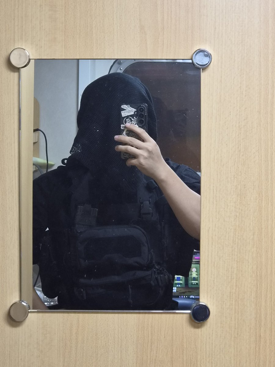 SEAL_IamABear's tweet photo. Cap? No cap? https://t.co/k1VYHdUXNY