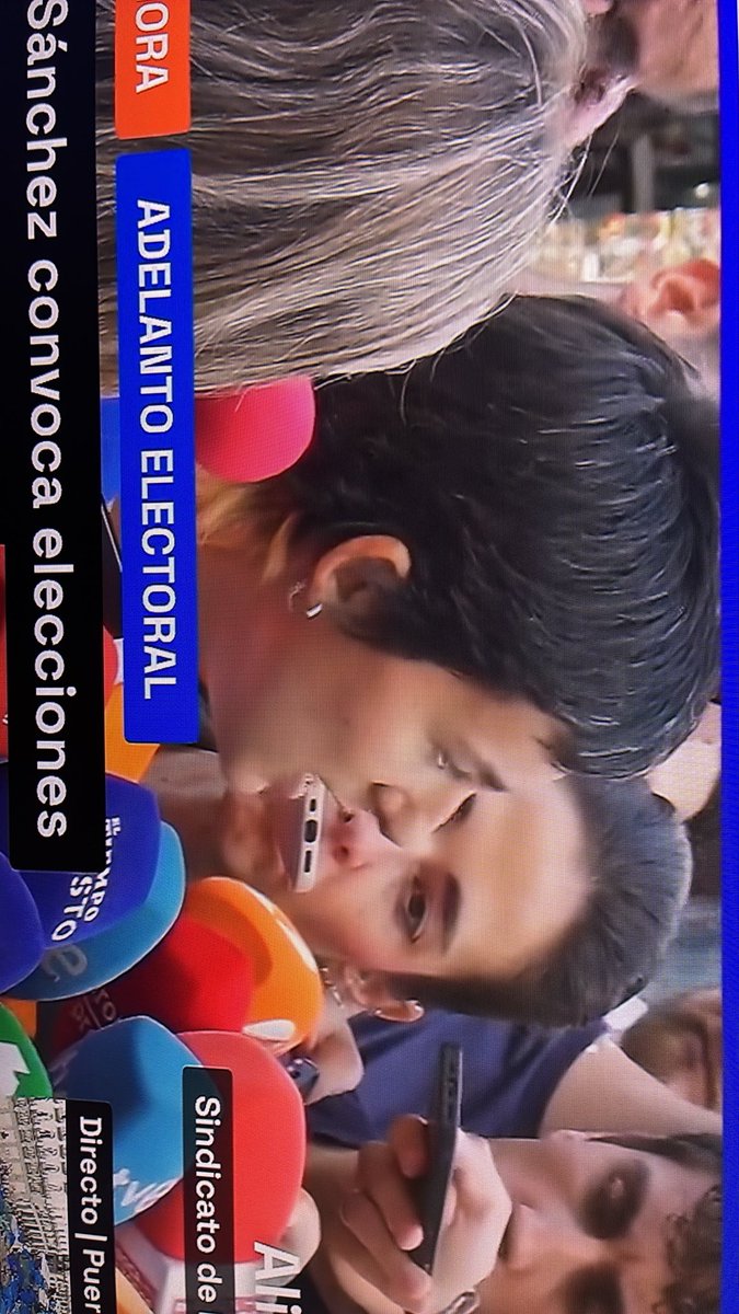 robegomezm's tweet photo. Sindicalismo combativo….eso acaba de decir la señorita esta…en fin…y así quiere una huelga general, combativa …. https://t.co/NVv7jm6Ybk