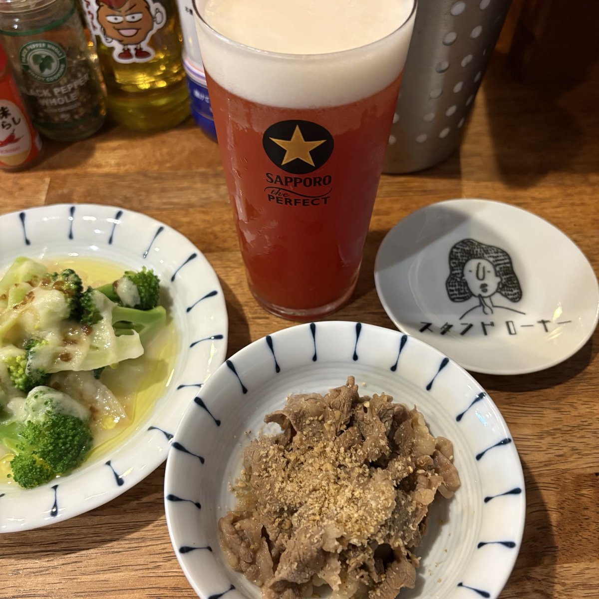 dandy2adachi's tweet photo. 本日もお疲れ様さまです。
今日は立ち飲み屋へマツエク後行ってきました✨️
お昼から背徳の休日。 https://t.co/jTcLDpJ7PR