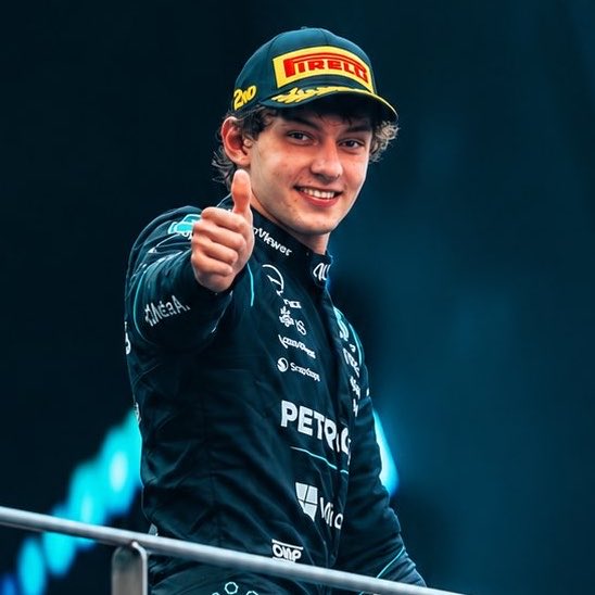 PASSiiON_F1's tweet photo. 📊 Stat … 

Si Antonelli marque 17pts de plus que son coéquipier lors des 3 prochains GP … il sera titré à Mexico 👑

#F1 #SingaporeGP 🇸🇬 https://t.co/3KquJ8aSw3