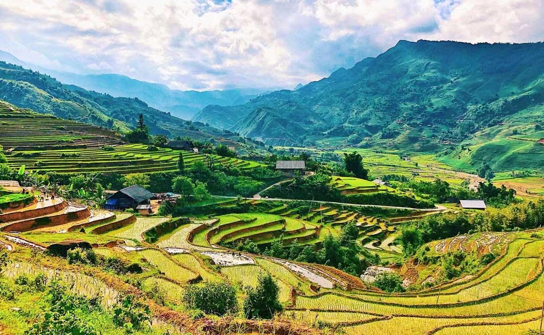el_macha's tweet photo. Best time to visit Sapa? Every season has its charm: spring flowers, summer rice fields, autumn harvests, and winter mist. Choose your season, then explore by jeep, homestay, or hidden-village trek. https://t.co/WxidkCjy8Q