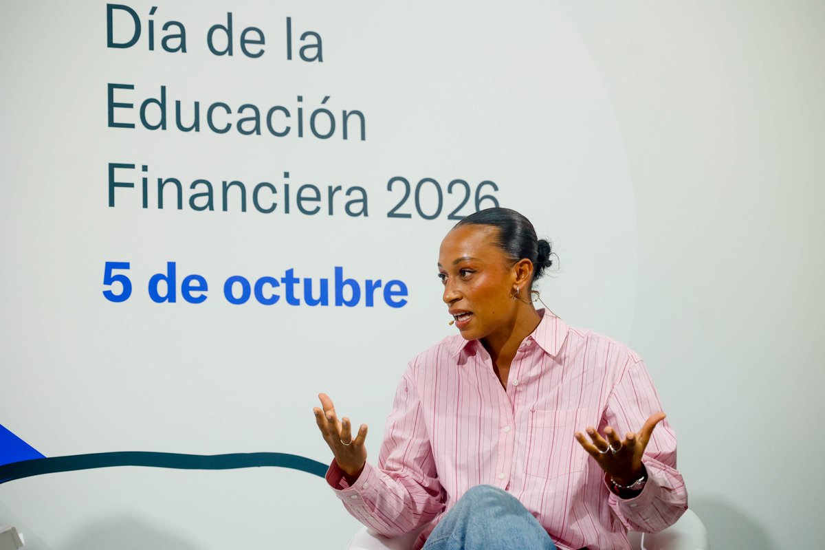 finanzaspartods's tweet photo. Recibimos a la atleta Ana Peleteiro para conversar con @RebecaGimeno sobre cómo gestiona sus finanzas personales.

#DíaEducaciónFinanciera2026 https://t.co/GOIvW7f6b7