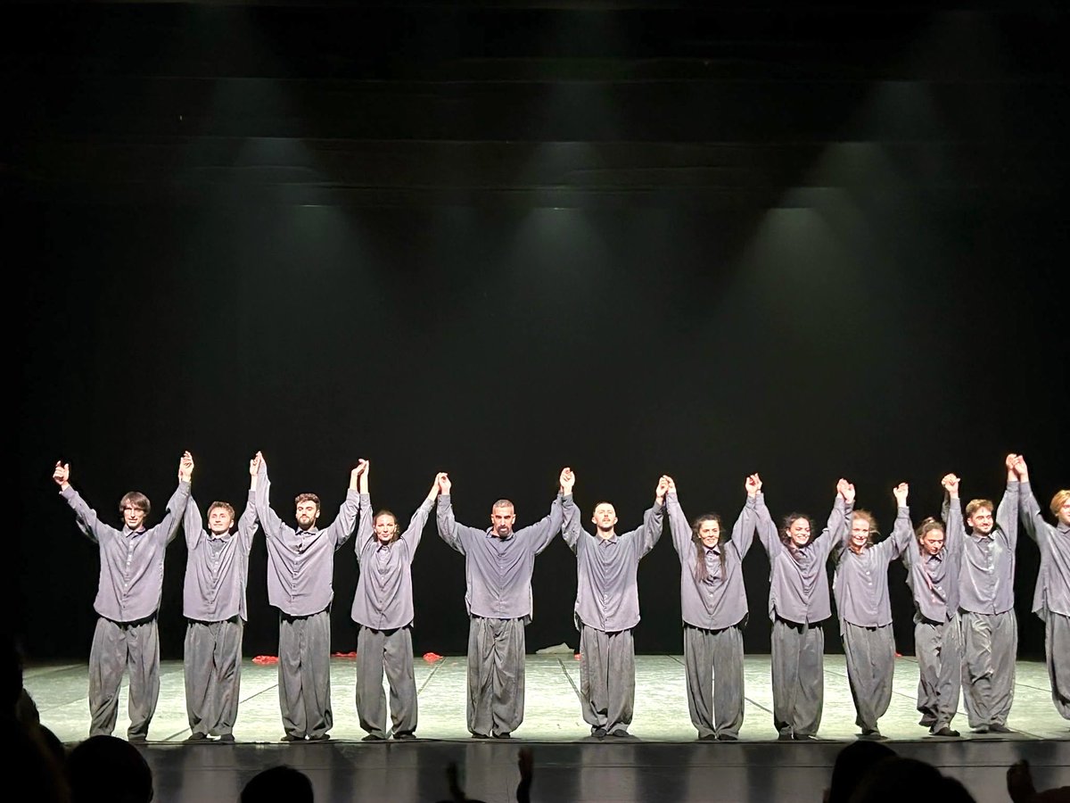 CatherineSuard's tweet photo. Formidable performance d’ouverture #IDFT ! Fruit d’une collaboration exemplaire 🇦🇱 🇽🇰 soutenue par @France_Albanie . Mention particulière #BrigelGjoka & #EdiBlloshmi qui incarnent les 🔗 culturels actuels entre 🇫🇷 et 🇦🇱
👏🏻 et 🙏 @BGonxhja #FestivalInternationaldeDanse📍#Tirana https://t.co/TgOiokiBVT