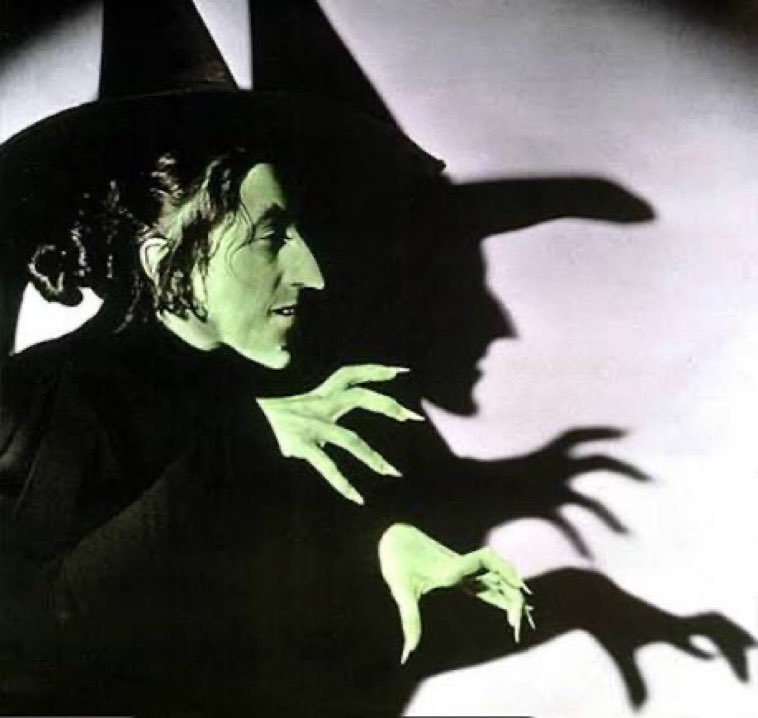 RemReIiefX's tweet photo. 🚨Part 1: This Is All In My Opinion…Take Your Profits Whenever You Feel Fit🚨

I knew once they start with the Wizard Of Oz, it’ll signal the start and end of the Run. I hinted at it in early 2025 and once again in late 2025. https://t.co/1XMW3jYjG0