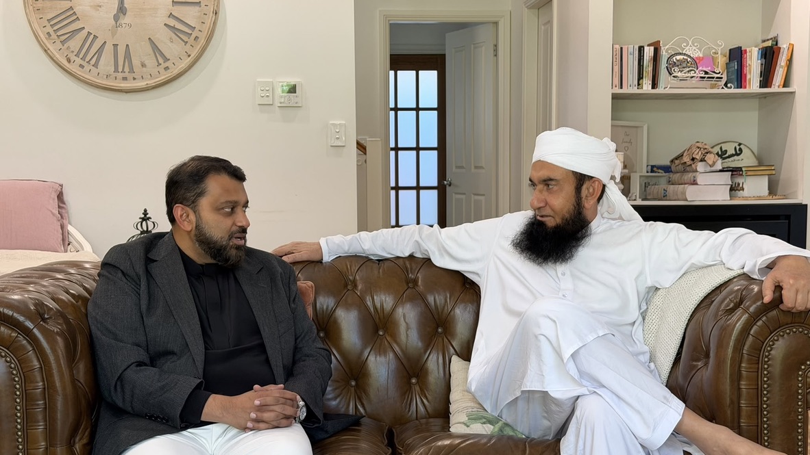 YasirQadhi's tweet photo. Mawlana Tariq Jamil is one of those rare individuals whom Allah has blessed with an extraordinary degree of acceptance and love in the hearts of people. His decades of sincere da‘wah, gentle manner, and concern for the Ummah have touched millions across the world. May Allah preserve him, accept his efforts, and increase him in goodness.

I had the good fortune to meet him once again in Sydney, Australia. During our meeting, I asked Mawlana Tariq for a piece of advice. He lowered his head and remained quiet for a few moments before responding. He said: Make sure your heart remains pure toward your fellow believers, and make sure your tongue never harms another person.

A simple yet profound reminder that so much of our faith is manifested in what we harbor in our hearts and what we allow to leave our tongues.