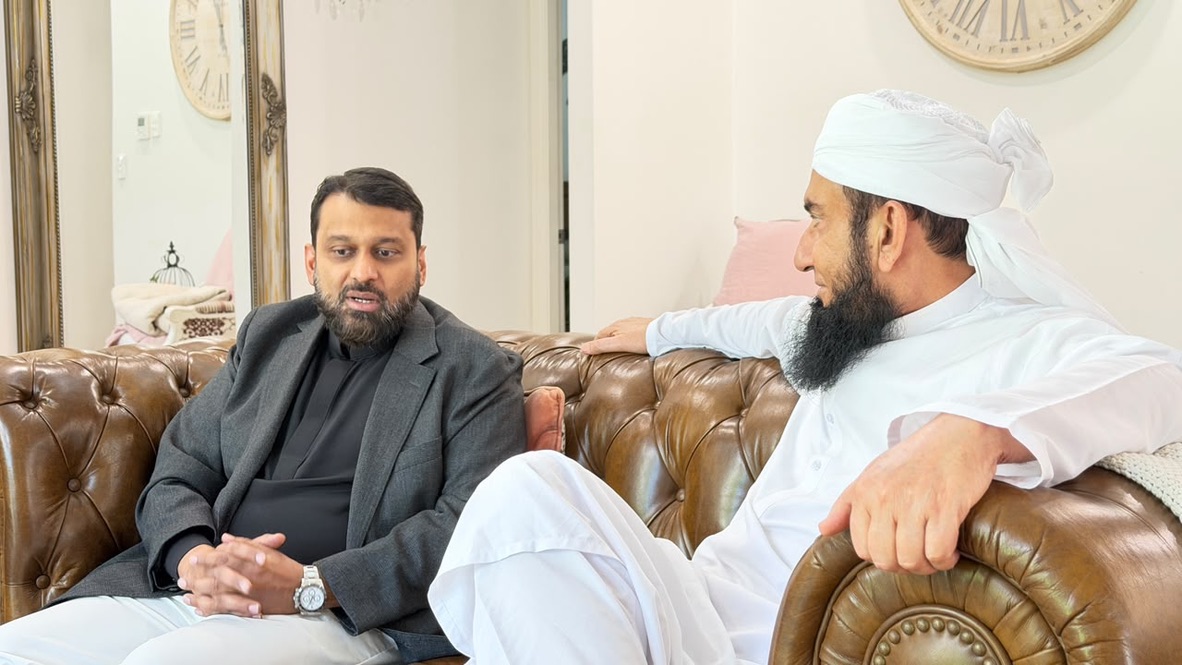YasirQadhi's tweet photo. Mawlana Tariq Jamil is one of those rare individuals whom Allah has blessed with an extraordinary degree of acceptance and love in the hearts of people. His decades of sincere da‘wah, gentle manner, and concern for the Ummah have touched millions across the world. May Allah preserve him, accept his efforts, and increase him in goodness.

I had the good fortune to meet him once again in Sydney, Australia. During our meeting, I asked Mawlana Tariq for a piece of advice. He lowered his head and remained quiet for a few moments before responding. He said: Make sure your heart remains pure toward your fellow believers, and make sure your tongue never harms another person.

A simple yet profound reminder that so much of our faith is manifested in what we harbor in our hearts and what we allow to leave our tongues.