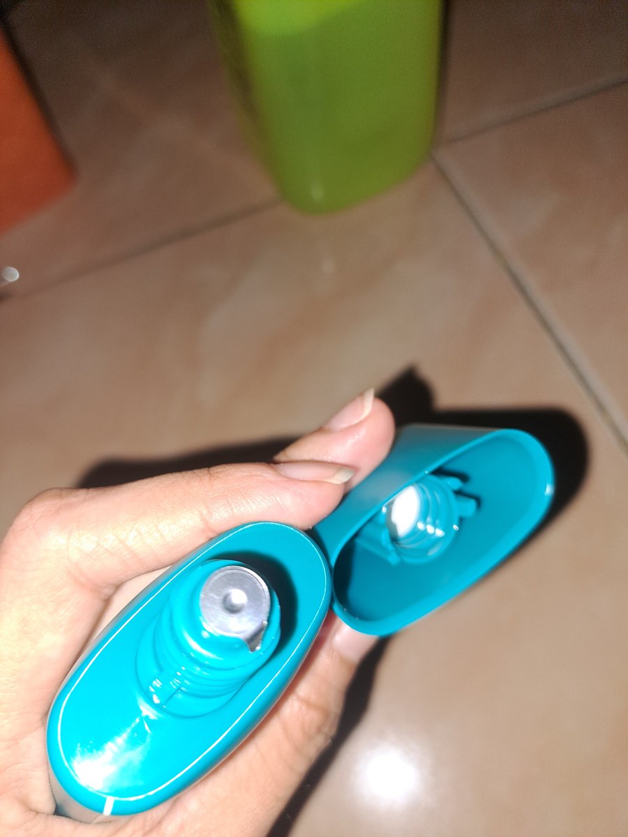 Senjaniuu's tweet photo. @unicefess Sunscreen wardah acne calming spf35+++
28k aja. Masih segel, ya. https://t.co/bLvYvaVHA5