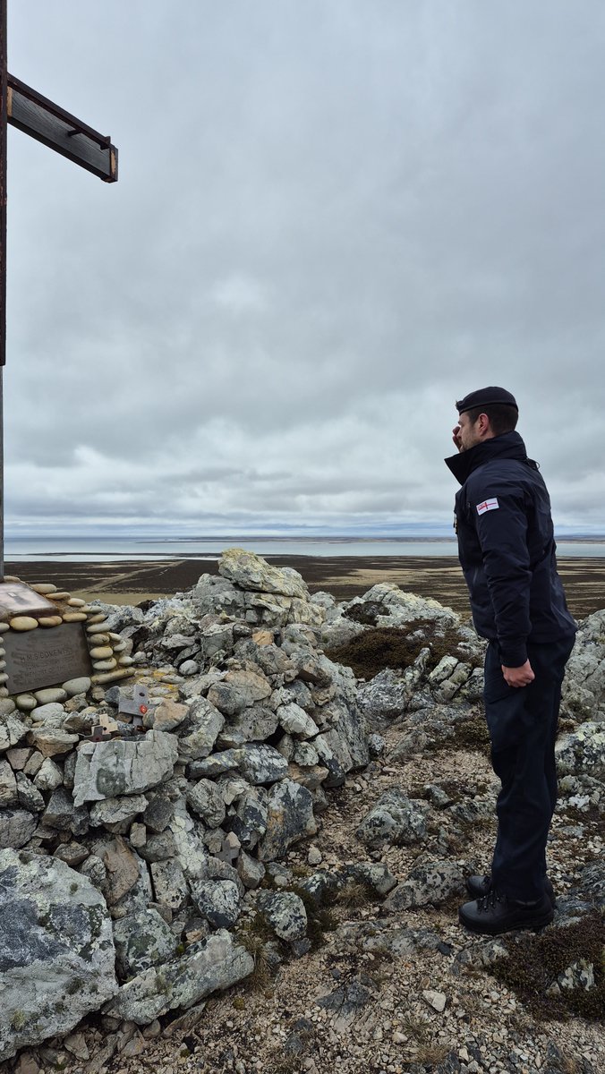 HMS_Medway's tweet photo. After some pretty rough seas, it was great to get some fresh air and solid ground beneath our feet! 🌊⚓️

Some of HMS MEDWAY’s Ship’s Company visited the HMS COVENTRY Memorial, while others enjoyed a stroll along the beach and the scenery of Pebble Island. 🇬🇧

#HMSMedway https://t.co/88ZvAhHFvd