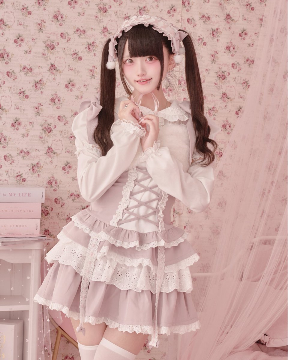 romeritual's tweet photo. 🎀RomeRitual

❤︎Fur Ribbon Corset Bustier
❤︎Ribbon Corset Tiered Skirt

10.28(Wed.) 12:00~ release𝜗𝜚 https://t.co/4HABta3vLJ
