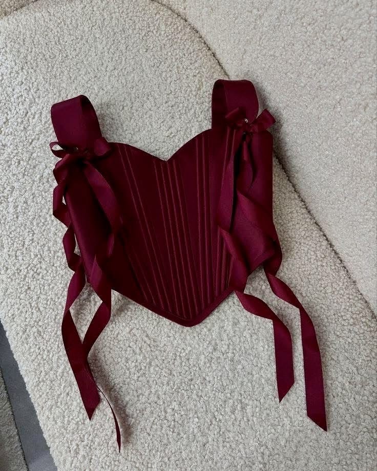 Fashion_Retro_X's tweet photo. Zara did it again. 👠✨ https://t.co/FbUoD1Kh7G