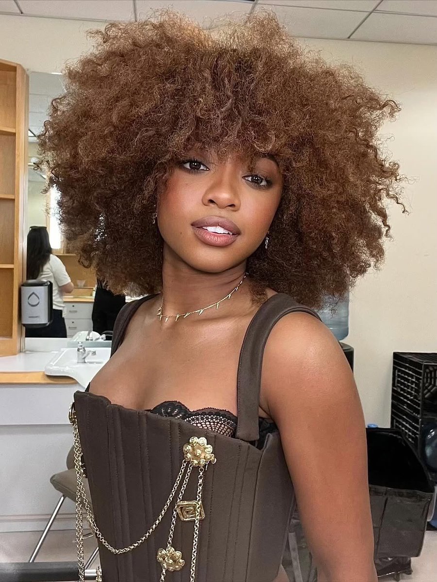 buniebbi's tweet photo. This is who is actually carrying representation for MONORACIAL black girls in Hollywood mind you https://t.co/PvkExeloZi