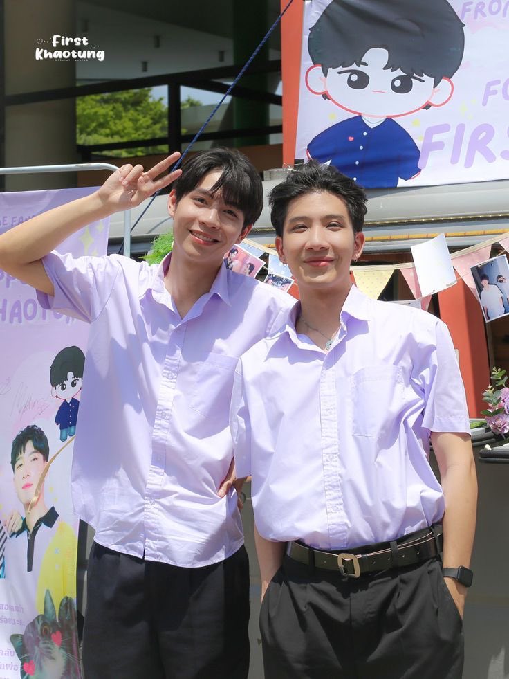mikrokosmos000's tweet photo. The emotional damage FirstKhaotung in high school uniforms are doing to me because they remind me so much of AkkAyan 💔💔💔 https://t.co/d3BtAQNkeX
