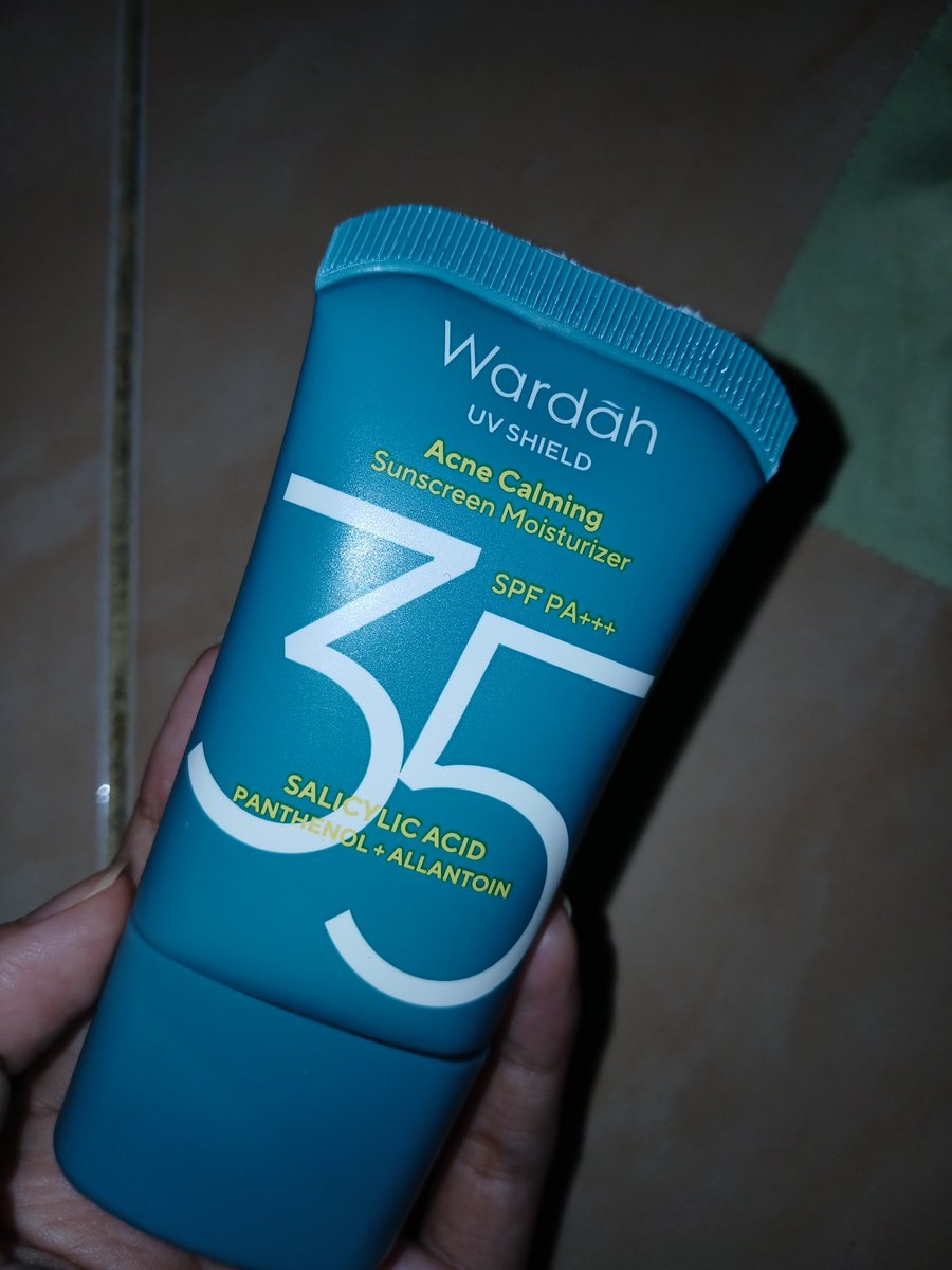 Senjaniuu's tweet photo. @unicefess Sunscreen wardah acne calming spf35+++
28k aja. Masih segel, ya. https://t.co/bLvYvaVHA5