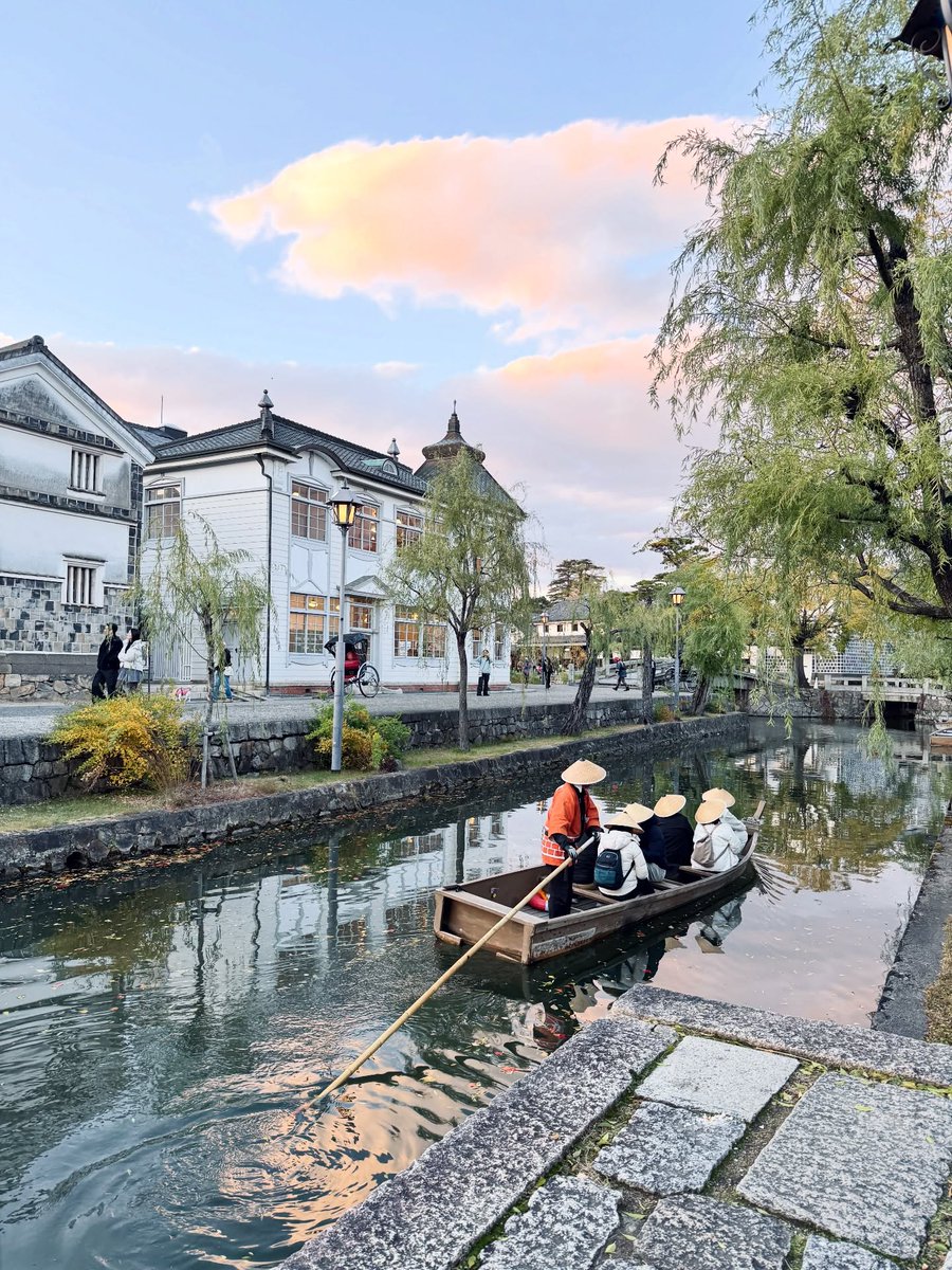 gurkan974's tweet photo. Kurashiki’s white-walled streets feel timeless, each canal reflection a quiet bridge to the past. https://t.co/4D8UAIAnZD