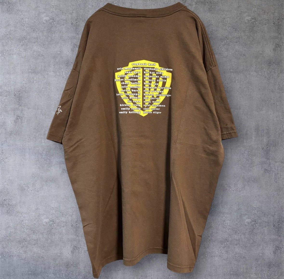 TCompei's tweet photo. 「日常に静かなメッセージを」

Fruit of the Loom「BEST」タグ搭載
激レアなヴィンテージTシャツ

シックなブラウンボディに映える
聖句プリントが最高にクール！

希少なXLのビッグシルエットで
こなれたストリートをキメろ

 #古着 #ストリート #FruitOfTheLoom https://t.co/8d94DUfYWN