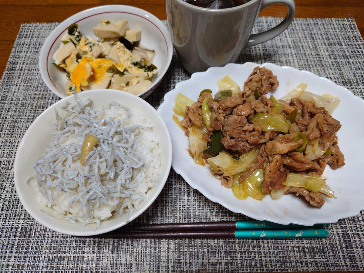 reazuking's tweet photo. 本日は回鍋肉のシラスご飯🍚 https://t.co/3nQRSoQaKu