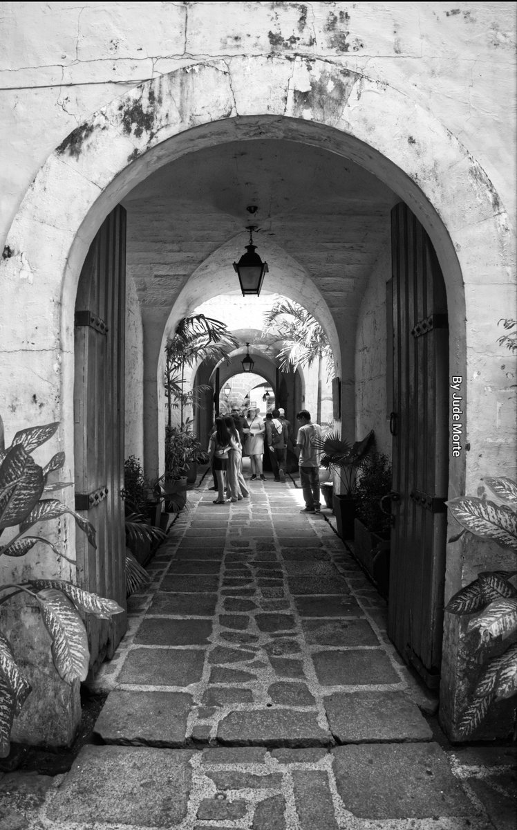 MorteJude's tweet photo. @8ntmuch Garrick, gotta love a #photo that's a #frameWithinAFrame
From #Intramuros , Manila City proper, #Philippines 🇵🇭
#CasaManila #fujifilmxm5 #BackInTheDay #history #blackandwhitephotography #depthOfField #LeadingLines https://t.co/RaNrQWJkQb