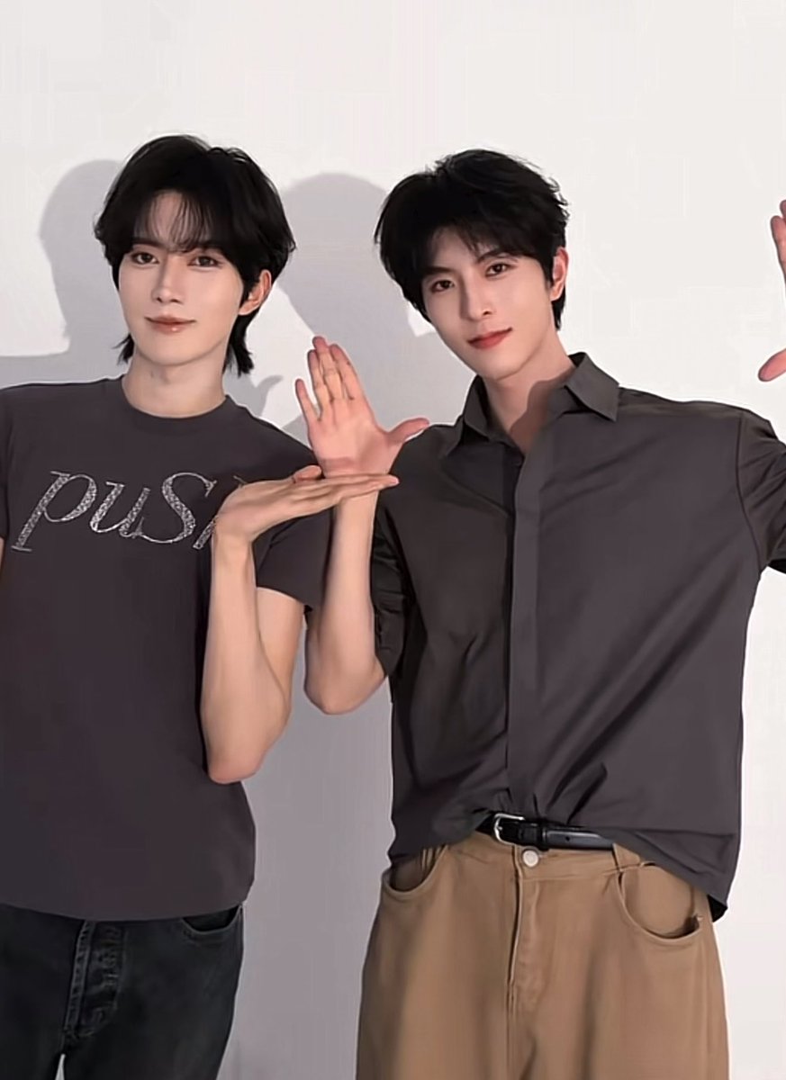 Eqn55's tweet photo. They look so in love and perfect as always https://t.co/2nWe5WBikA