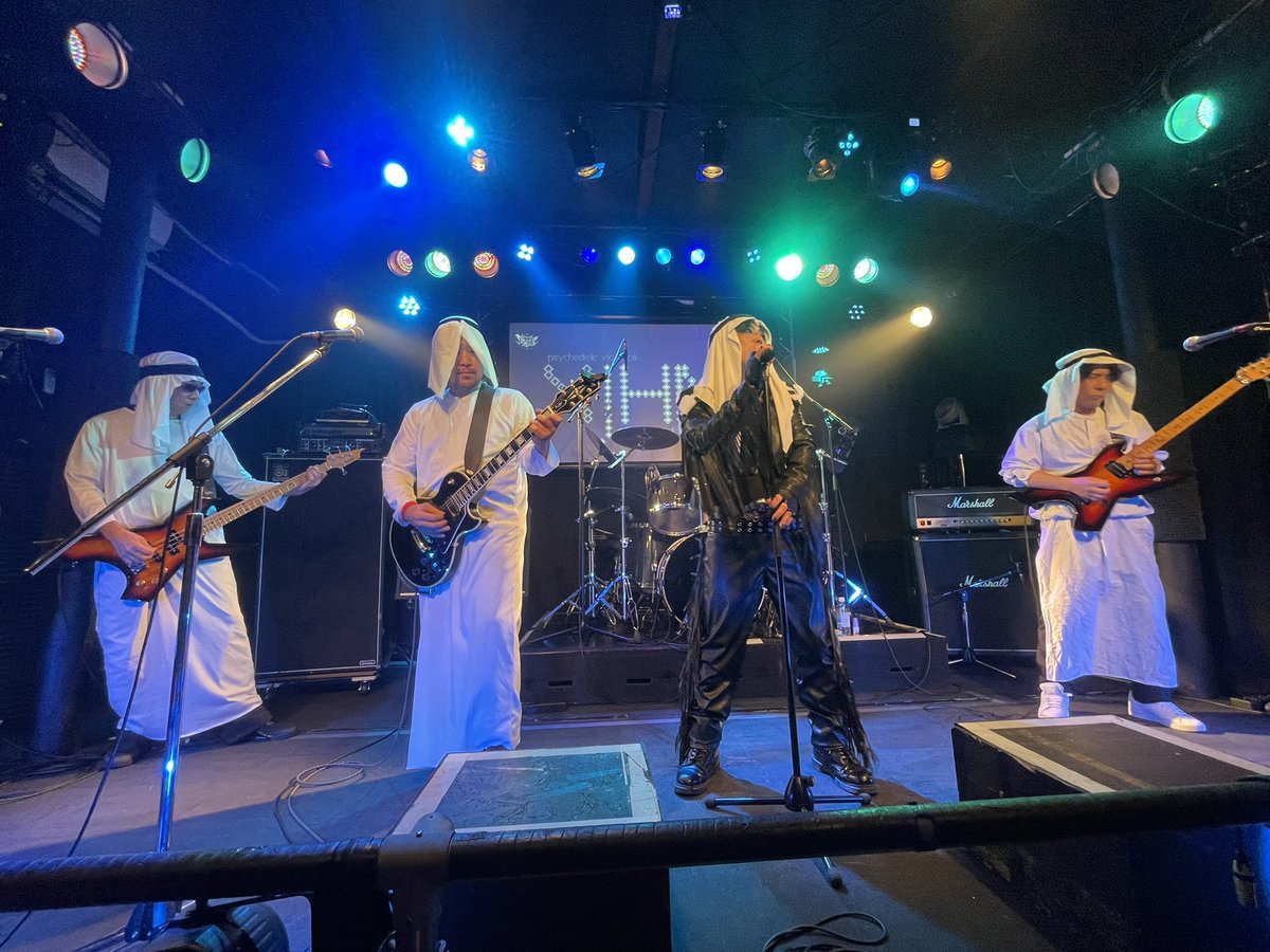 x_xjahan's tweet photo. 【Visual Raven Night】
X JAHĀN 約1年ぶりのライブ
やりたい事あり過ぎてメドレーを組む。
・ピアノ不在でTears
・ROSE OF〜を短縮 etc
メドレーの選曲、繋ぎを巡りメンバー間で熾烈な派閥抗争が生じた裏話も。
好評な声を頂き、やって良かった
続く⬇️ https://t.co/gQ5HNoIQ3r