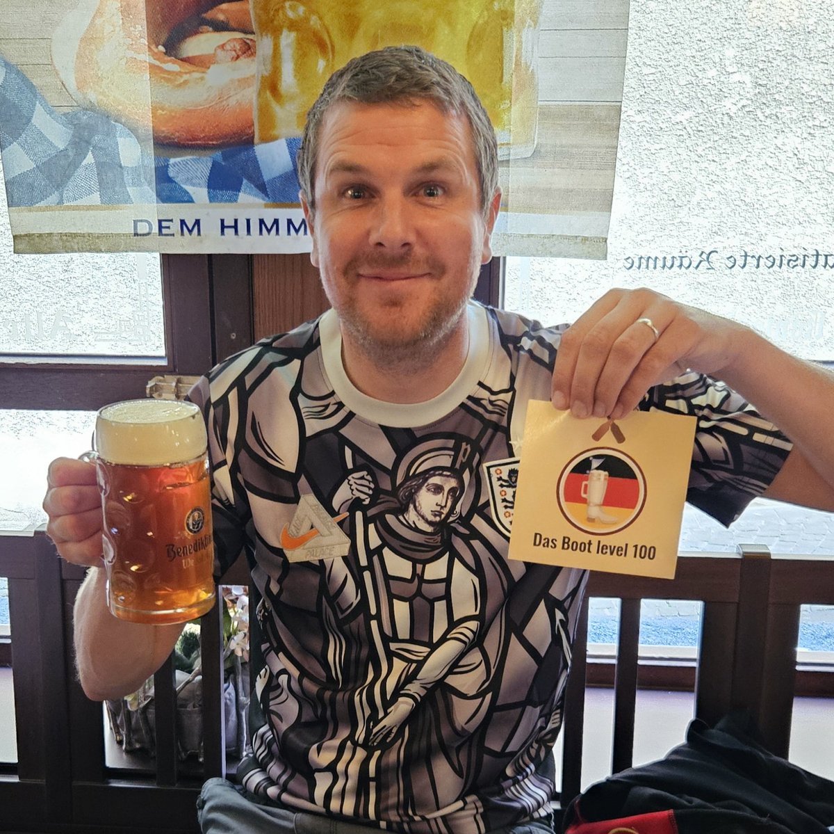 Rob_WCFC's tweet photo. Back in the UK on the train home. Fantastic weekend in Germany. My @untappd says I had 44 beers in the last 4 days.

17 different beers of which 9 were tried for the first time.

Also got to drink 10 Cola Mixerys! 😃 https://t.co/OXsL3JDsPr