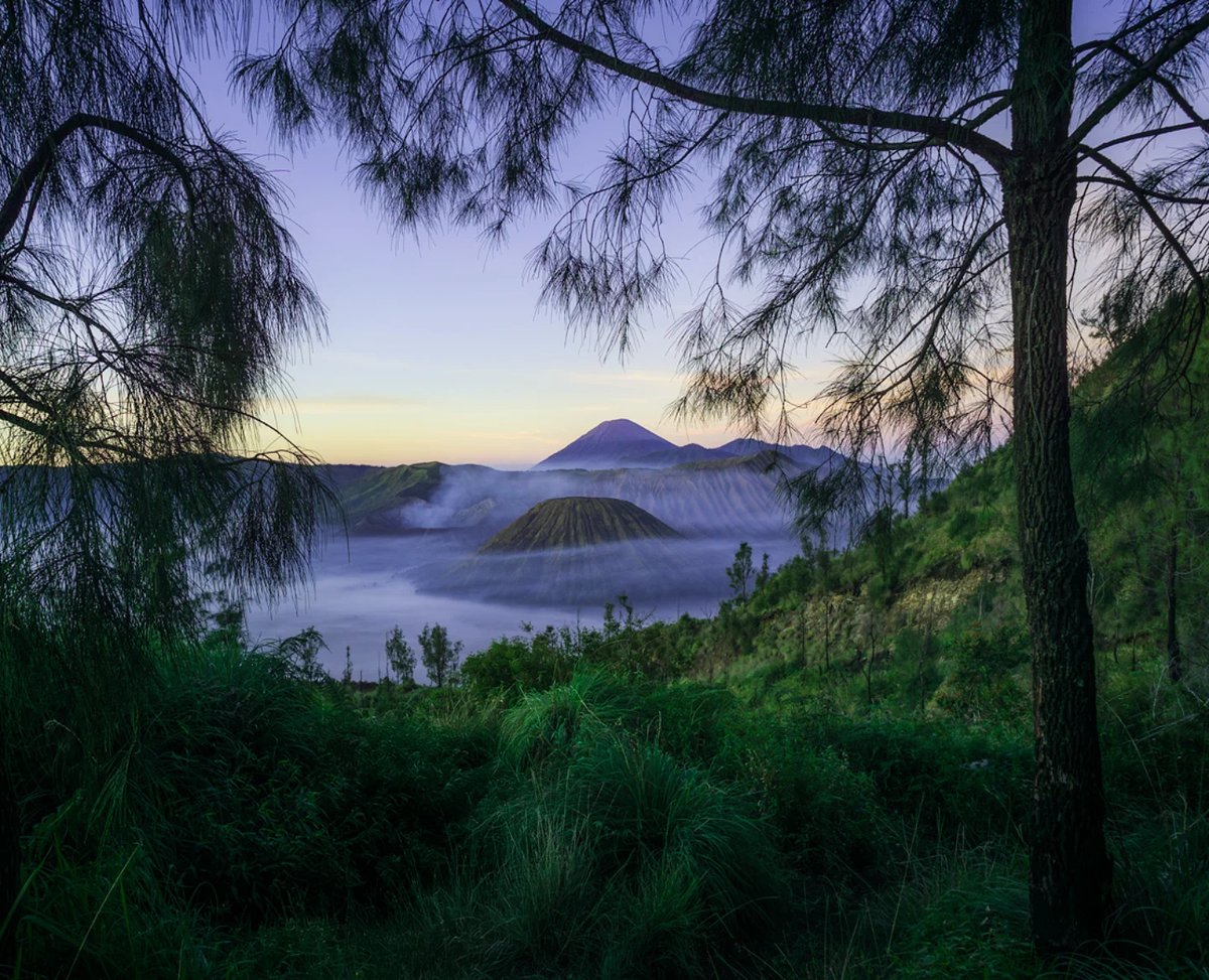 blu3ningz's tweet photo. The Awakening of Bromo https://t.co/JgDG4bc6Bs