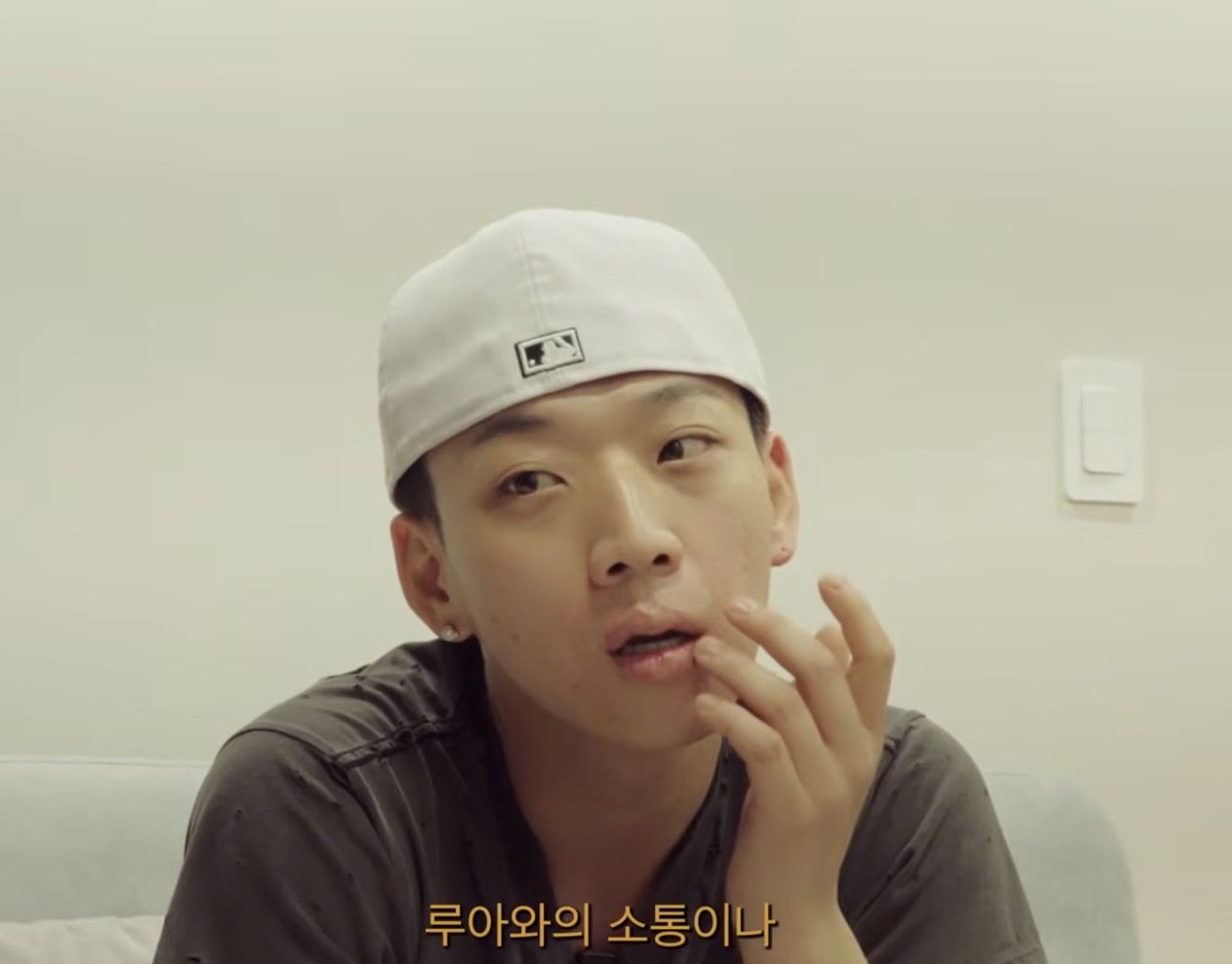 honggingdong_'s tweet photo. 육아일기 방금나온거보는데
홍원이 귀걸이 한짝 어디갔나요 https://t.co/TDxUXl4p2a