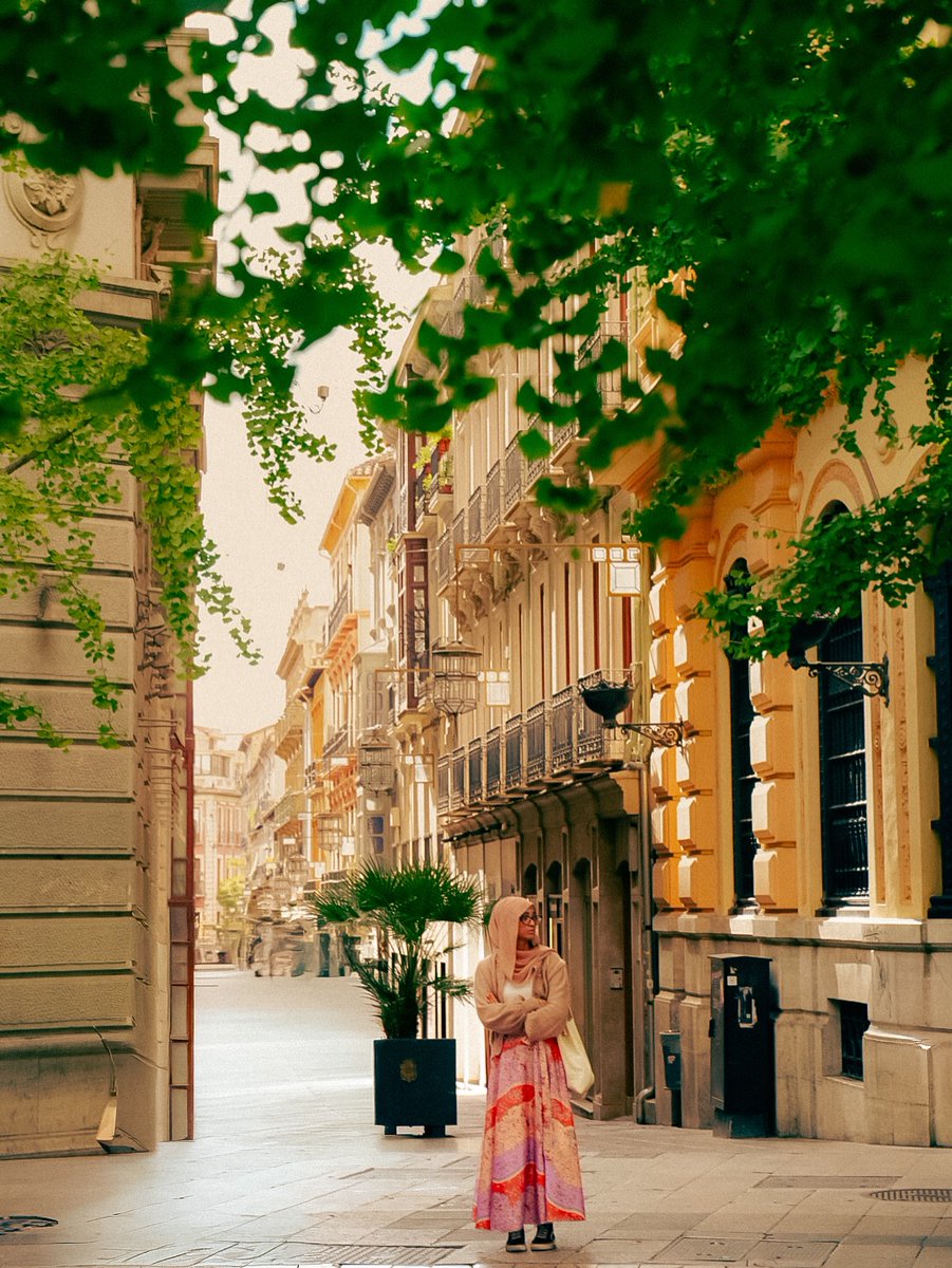 IrmakPolat's tweet photo. Granada, Spain, shines at golden hour. Layered in history, framed by nature, and bathed in Spanish gold, every walk feels like stepping into an oil painting. Happy weekend, y’all! https://t.co/TN2h5MAM42