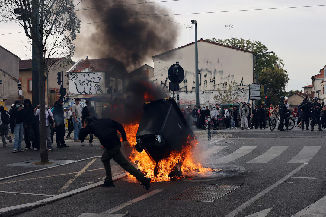 sendika_org's tweet photo. Fransa’da öğrenci protestoları büyüyor: 500’e yakın okulda eğitime ara

https://t.co/6TNWkwwJ4L https://t.co/o5KRZ76SbL