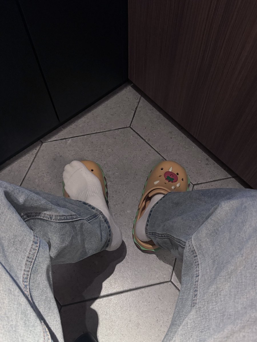 gao74013's tweet photo. 那么你呢 喜欢白袜还是🦶#top #gay #男大 #天蝎 https://t.co/trI7HpkV1f
