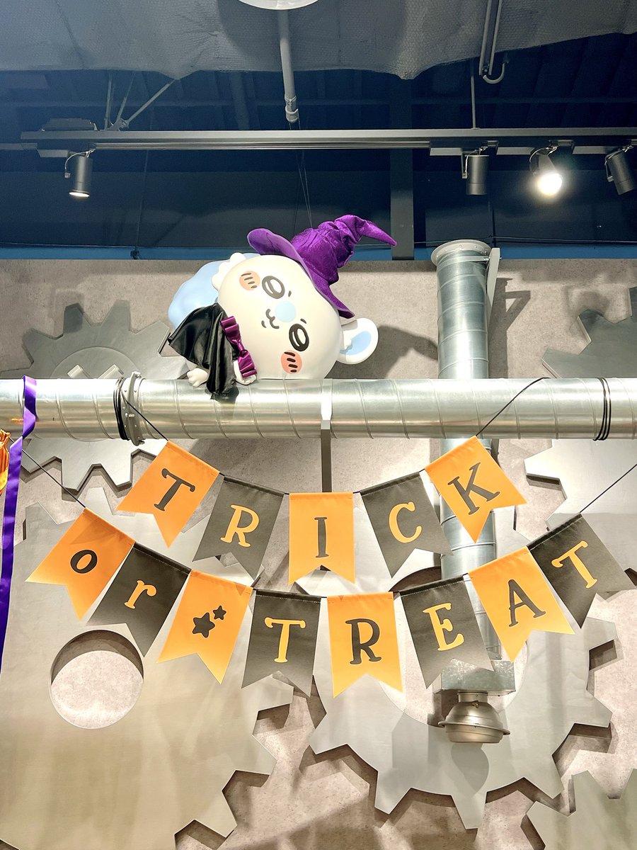 GeNsO_WWTF's tweet photo. 2026,10,05 ちいかわパーク
念願のちいかわパーク！
今日はハロウィン仕様のうさぎとハチワレと写真を撮ることができて嬉しかった！
パーク全体で細かいところにこだわりが見えて2回、３回行っても新しい発見ありそう
#ちいかわ
#ちいかわパーク https://t.co/FMGN9keGXS