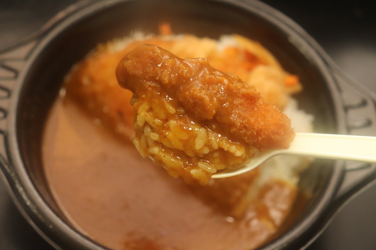 ayanoseal's tweet photo. ちょい遅い晩ごはん～🎵
残業で疲れたのでコンビニ飯で
セコマのホットシェフのカツカレー705円
食べ慣れた安定の味
旨いんよこれ
美味しく完食ご馳走様でした( ‘ω’)ŧ<”ŧ<” https://t.co/ornozbGSg9