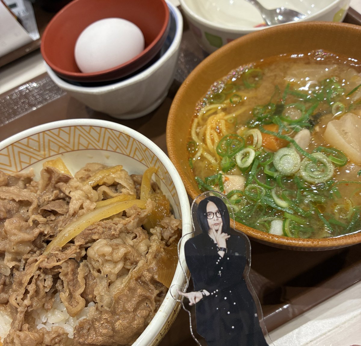 666_yoku's tweet photo. 昨日はトミーさんに1回引いてもらって、やっっと欲しかったE賞出た！😁長野リベンジできて、トミーさんも笑顔で可愛かった🤭
しかし、ピクチケのことすっかり忘れてた笑 せっかく2日目バージョンもらえるチャンスやったのに😅 https://t.co/AEXeetonFT