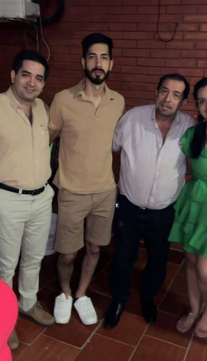 userxx013's tweet photo. 8MIL PERSONAS VOTARON POR EL HIJO Y HERMANO DE COLORADOS RODRI FRANCO ALIAS MONGUELE
MONGUELE
APRENDAN A GOOGLEAR ANTES DE VOTAR BOLUDITOS. NO LES SALIO SU JUGADA A ESTA FLIA DE ETERNOS PERDEDORES
#SOLENUÑEZ #ANR #CARTES https://t.co/7Z2D3luAas