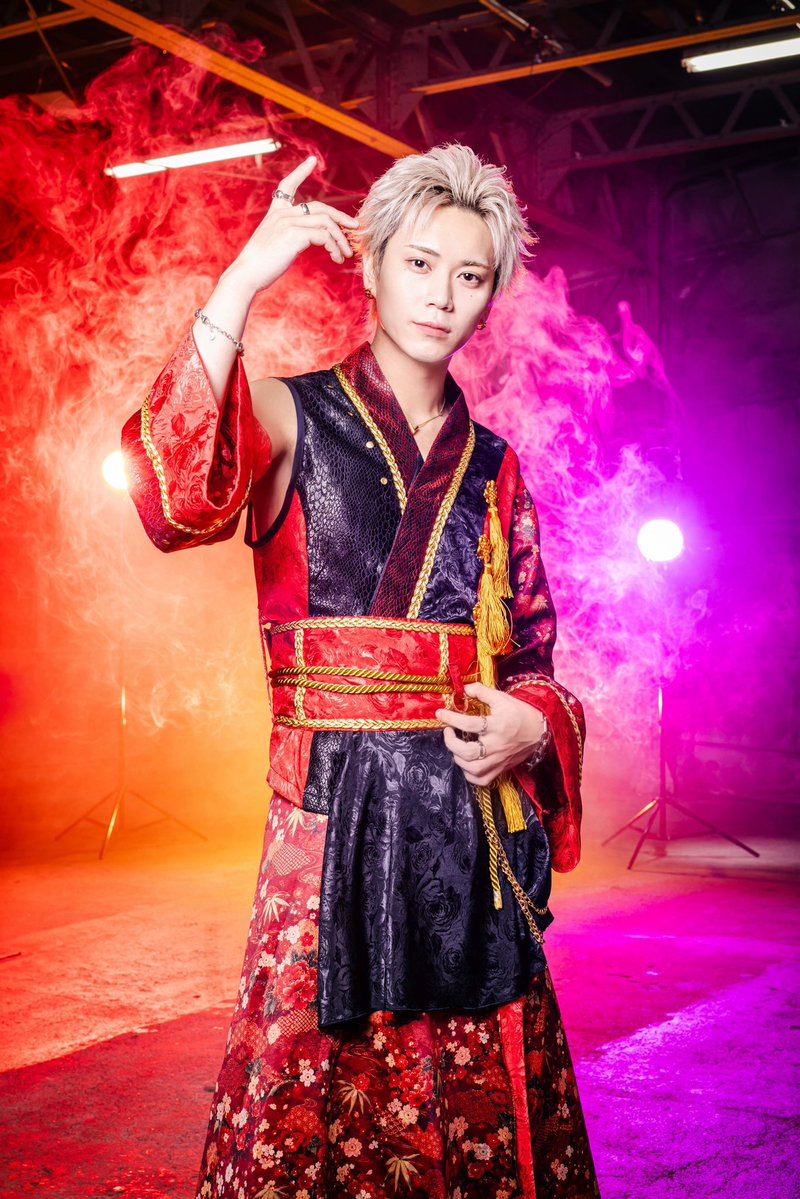 FLAME_0fficial's tweet photo. ◥◣＿＿＿＿＿＿＿＿＿＿＿＿＿＿＿◢◤

　　　　　　FLΛME
　　　　　NEW VISUAL

　　　　✧ 新アー写公開 ✧

　— 𝑨𝒘𝒂𝒌𝒆𝒏 𝒕𝒉𝒆 𝑭𝑳Λ𝑴𝑬 —

　　 新たな姿、新たな物語。
　 ここから始まる、僕らの世界。

◢◤￣￣￣￣￣￣￣￣￣￣￣￣￣￣￣◥◣

❤️ RED ：こーた【@FLAME_kota】

💜 PURPLE ：つきな【@FLAME_tsukina】

💚 GREEN：らいち【@melmelo_raichi】

◥◣＿＿＿＿＿＿＿＿＿＿＿＿＿＿＿◢◤

　　　　RP ＋ ♡ ＝ 500

　　達成で全体アー写公開＿＿＿

　　　　NEXT …

◢◤￣￣￣￣￣￣￣￣￣￣￣￣￣￣￣◥◣

　𝑳𝒆𝒕 𝒕𝒉𝒆 𝑭𝑳Λ𝑴𝑬 𝒃𝒆𝒈𝒊𝒏.