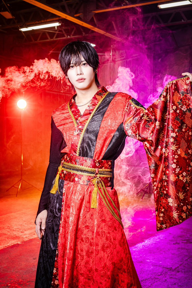 FLAME_0fficial's tweet photo. ◥◣＿＿＿＿＿＿＿＿＿＿＿＿＿＿＿◢◤

　　　　　　FLΛME
　　　　　NEW VISUAL

　　　　✧ 新アー写公開 ✧

　— 𝑨𝒘𝒂𝒌𝒆𝒏 𝒕𝒉𝒆 𝑭𝑳Λ𝑴𝑬 —

　　 新たな姿、新たな物語。
　 ここから始まる、僕らの世界。

◢◤￣￣￣￣￣￣￣￣￣￣￣￣￣￣￣◥◣

❤️ RED ：こーた【@FLAME_kota】

💜 PURPLE ：つきな【@FLAME_tsukina】

💚 GREEN：らいち【@melmelo_raichi】

◥◣＿＿＿＿＿＿＿＿＿＿＿＿＿＿＿◢◤

　　　　RP ＋ ♡ ＝ 500

　　達成で全体アー写公開＿＿＿

　　　　NEXT …

◢◤￣￣￣￣￣￣￣￣￣￣￣￣￣￣￣◥◣

　𝑳𝒆𝒕 𝒕𝒉𝒆 𝑭𝑳Λ𝑴𝑬 𝒃𝒆𝒈𝒊𝒏.