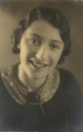 MuzeumAuschwitz's tweet photo. 5 października 1913 | W Amsterdamie urodziła się holenderska Żydówka Henriette Adelaar-Korijn.

We wrześniu 1942 r. została deportowana do #Auschwitz. Nie przeżyła. https://t.co/QkDYs9gCyc