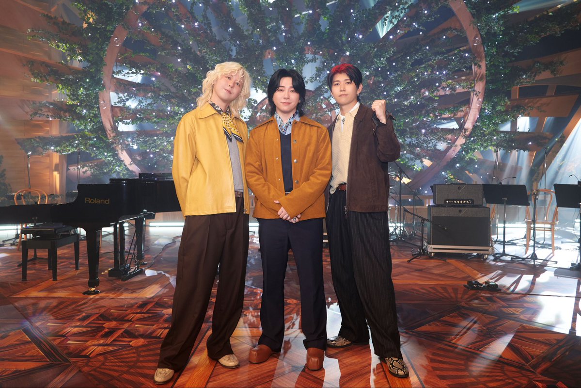 AORINGOHUZIN's tweet photo. お茶の間の皆さん！
宿題は済ませましたか？
お風呂は済ませましたか？
テレビの前に集合です📺
⁡
いよいよこの後、20:55から
TBS系「テレビ×ミセス」が放送となります❎
⁡
#今さらシロー！ チームとして、#岡田准一 さんと #ロバート秋山 さんをゲストにお迎え！📚
番組恒例【GOOD DAYゲーム】に挑戦🔥
⁡
ライブ×ミセスでは『lulu.』をお送りします！
⁡
TVerにてリアルタイム視聴も可能です！
こちらでもぜひご覧ください！
https://t.co/4P8DFbw03l
⁡
▼番組HP
https://t.co/xL7GyZ2JY4
 
#MrsGREENAPPLE 
#テレビミセス