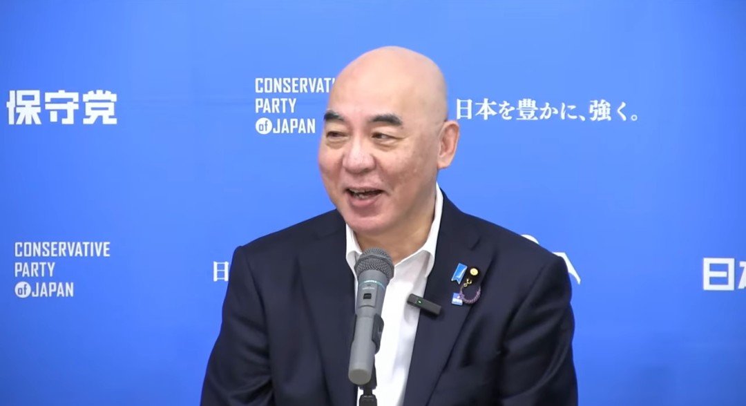 Kazu29964190's tweet photo. 【日本保守党定例会見】
『高市首相所信表明演説での野党ブーイングに対し百田代表が思った事』

百田代表
「力による現状変更いう事は許せないと‼️高市総理が仰った時に一部の野党が」
「それアメリカに言えよ‼️」

「私はそれを言うた本人に」
「おまえ中国に言えよ👉️‼️と言いたくなりましたね😅」 https://t.co/eCG1RvK3u6