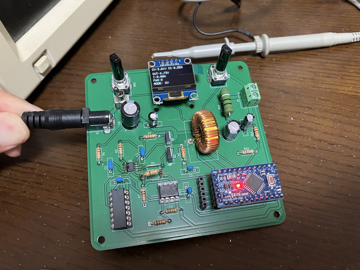 SagaraWorks's tweet photo. @Tuuuuzy はい。基板も自作のものです。
定電圧定電流電源（CVCC電源）を目指していて、今は制御プログラムのデバッグをしています。 https://t.co/yNwalmkSAU