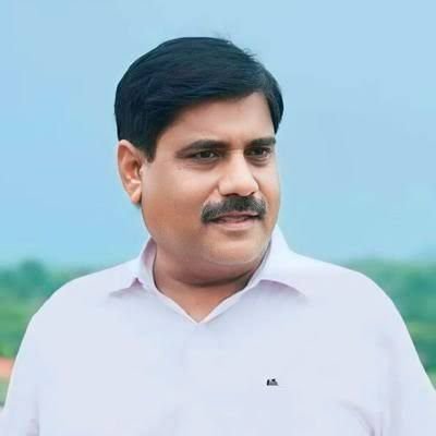 VoiceOfGenCat's tweet photo. BJP MLA Satyendra Nath Tiwari from Garhwa, Jharkhand, booked under the SC/ST Act.

An FIR has been filed against him by a supporter of Jharkhand CM Hemant Soren. Now they’re getting a taste of their own medicine. https://t.co/PWaZZRiI32