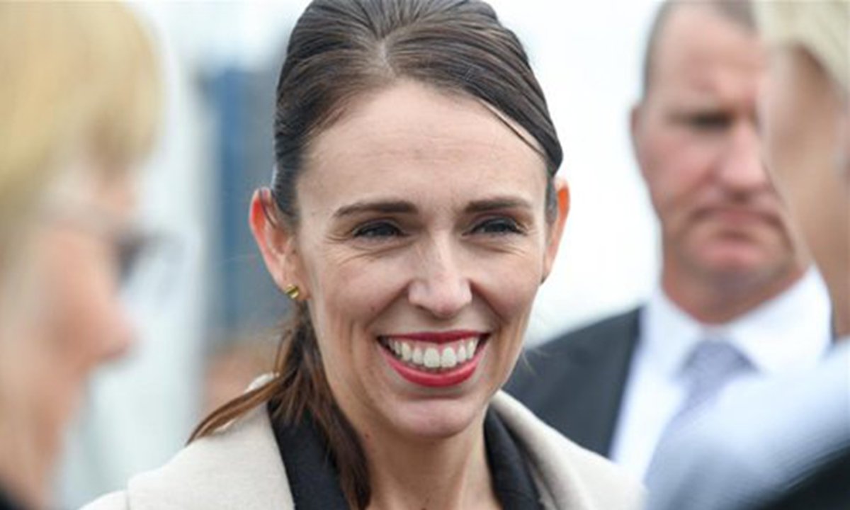 Ausbobsmit's tweet photo. Why the hell is Ardern with Albanese in Fiji?

Why are taxpayers funding this disgrace? 

How did she pay for her $5.3 million dollar Northern Beaches home?

Climate grifters https://t.co/OXsqprTVID