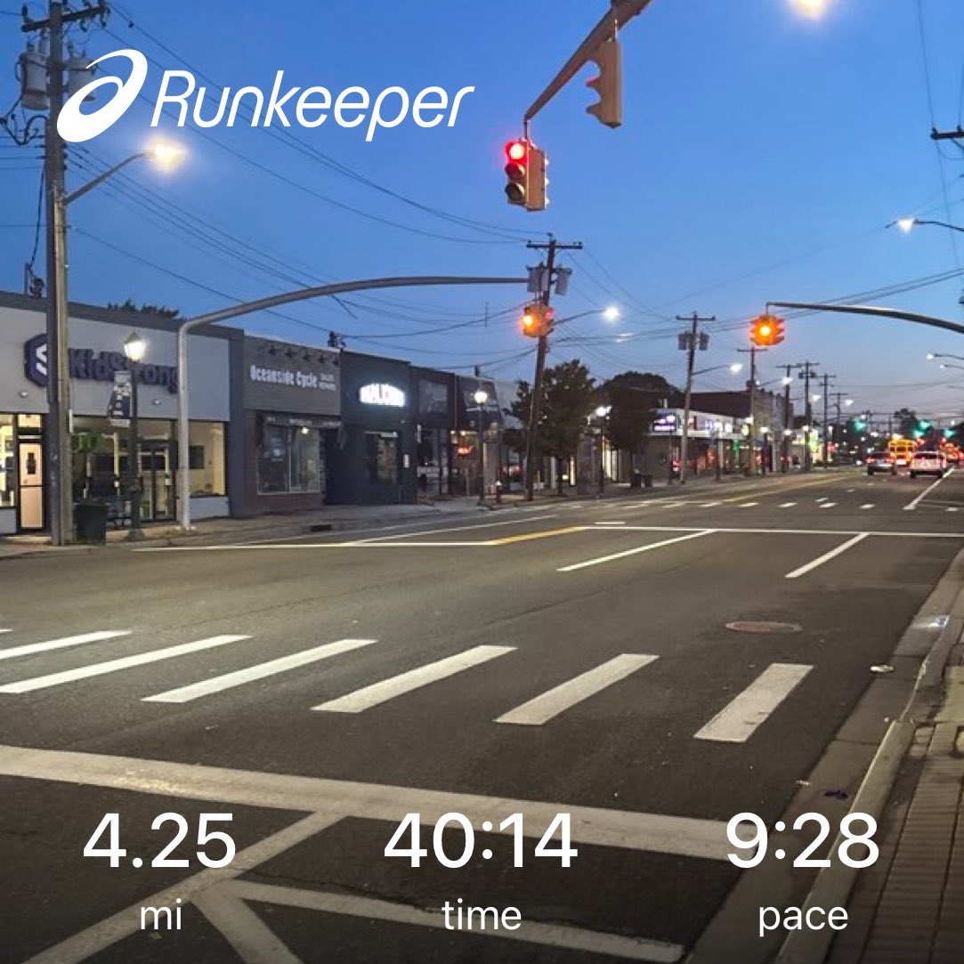 SethBlau's tweet photo. #TGIM #MondayRunday #JustFeltLikeRunning #Oceanside #LongBeachRoad #LBR #OceansideNY 🪨 https://t.co/pNxYcEyjW8