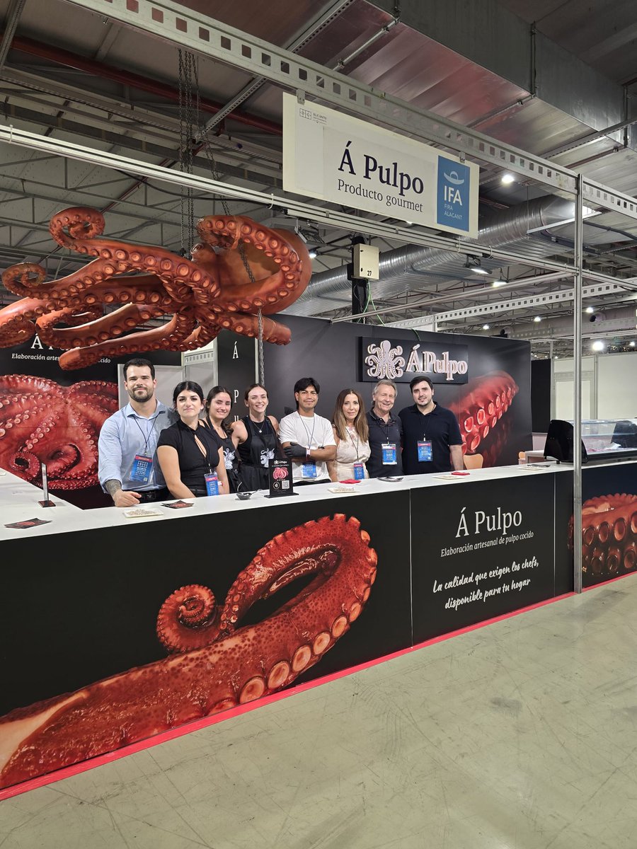 visitphoradada's tweet photo. #AlicanteGastronómica 2026, todo un éxito. La empresa local #APulpo estuvo presente con su espacio de venta y cata, y participó en el showcooking de #SaboreaCostaBlanca sábado, dando a conocer sus productos con una degustación. ¡Orgullo de #productolocal!👏 https://t.co/O8tjw0BoQv