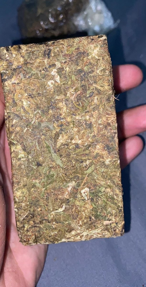 deliverybh31's tweet photo. PRENSADO VERDAO   GOSTOSO 🥳
#delivery #bh #maconha 
#beloHorizonte #skunk #contagem #colombiagold #betim #savassi #bhcremas00 #ice #fullmelt #prensado #cremas #crumble #maconhabh #MinasGerais #Brasil #cannabis https://t.co/Bna1TY3hXQ
