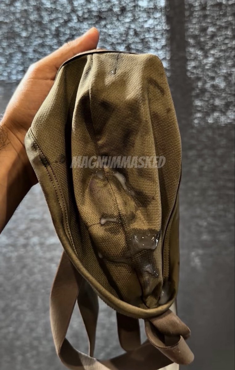 MagnumMasked's tweet photo. Fresh off my body.
Still warm. Still wet.
Good boys don’t ask what it’s soaked in.
They already know. 😌 https://t.co/MFNluXjMmn