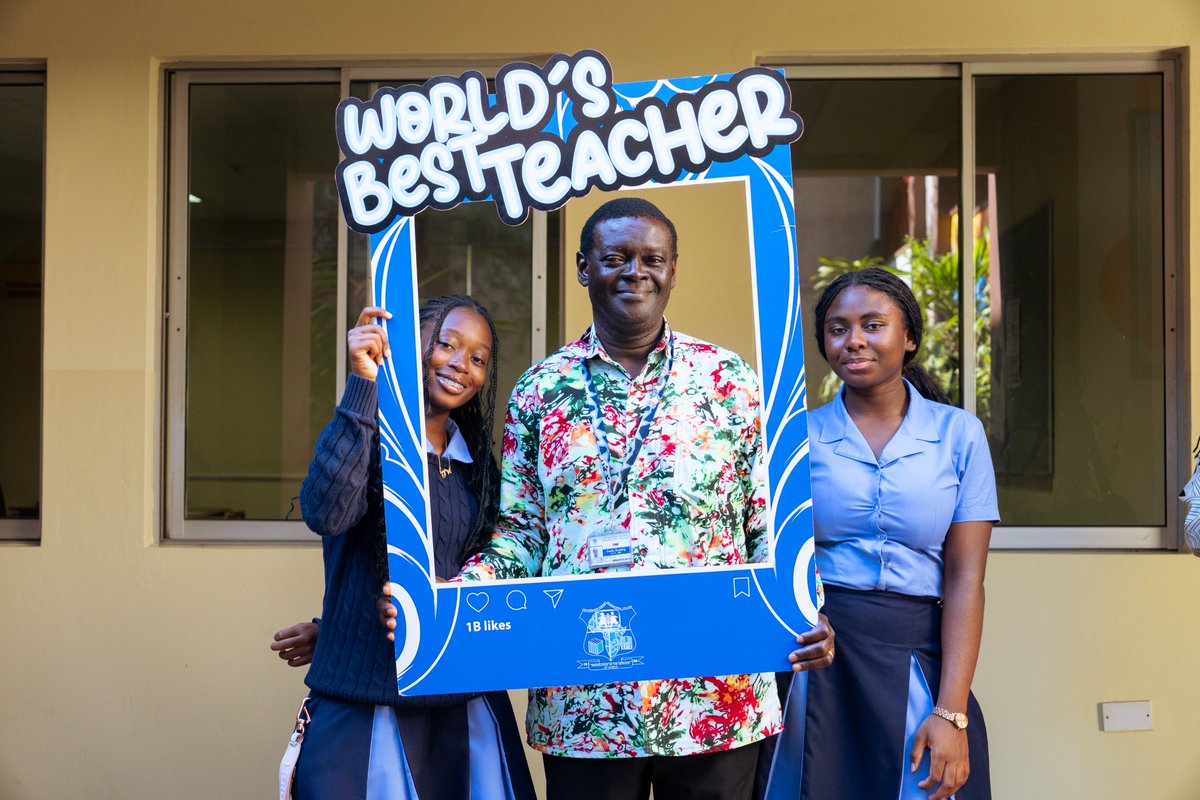 sosintcollege's tweet photo. Today, we celebrate our dedicated, inspiring and incredible teachers who make a difference every single day in our school community.

Thank you for inspiring us to learn, grow and become better versions of ourselves each day.
Happy World Teachers’ Day to all educators!

#soshgic https://t.co/puGW5r852k