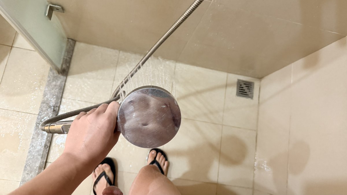 thinkofme12138's tweet photo. 洗澡🛁 https://t.co/thN0hZiUAu